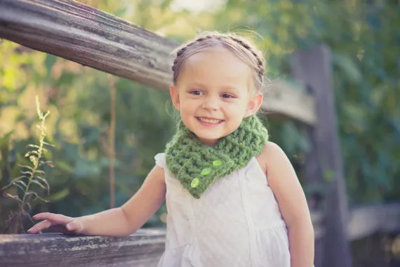 Green button scarf